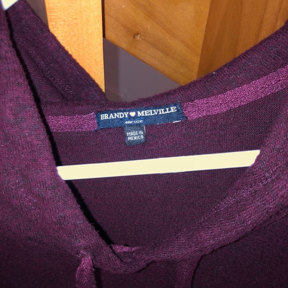 BRANDY MELVILLE Sweatshirt - Picture 2 of 3